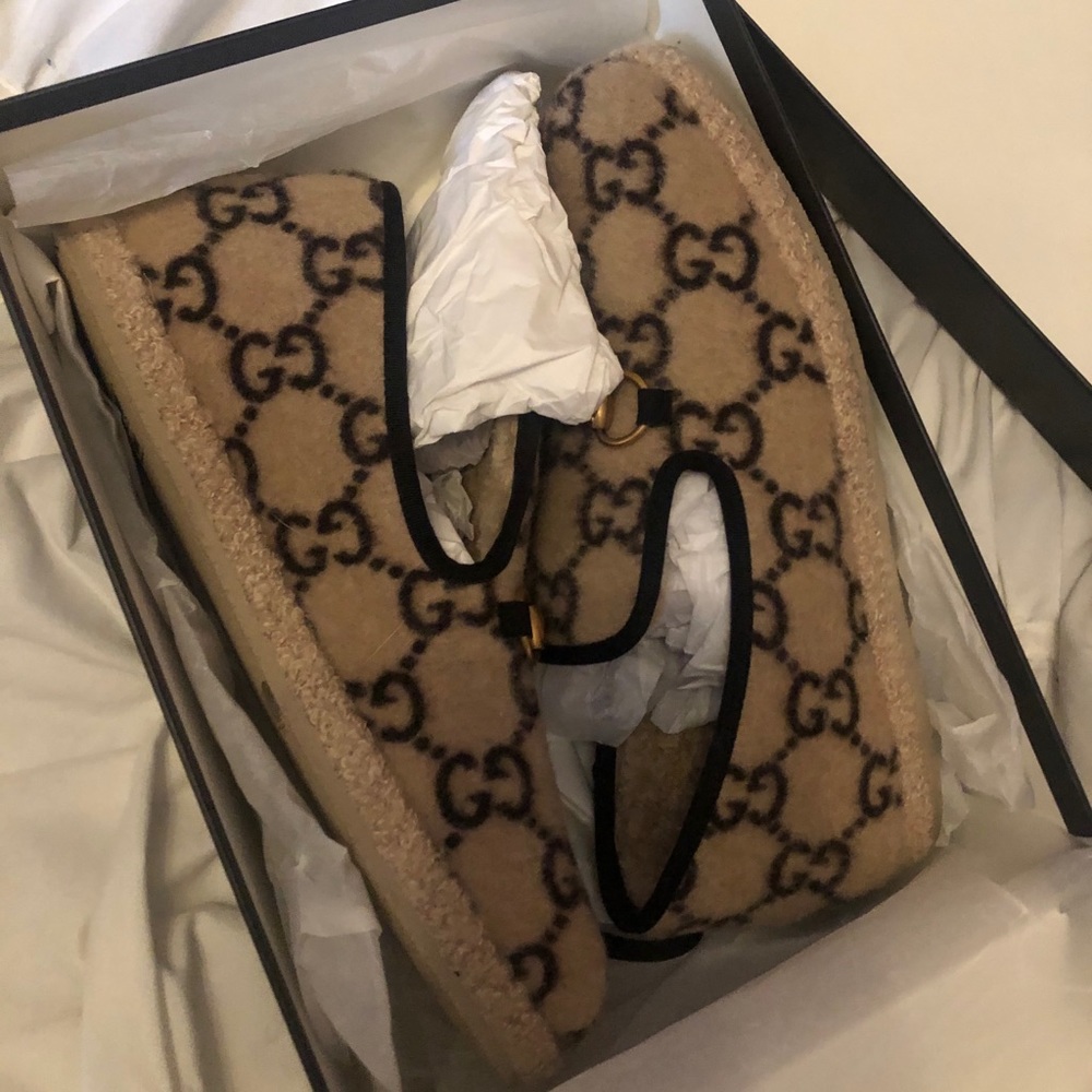 Gucci slippers
